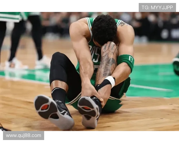 塔图姆与布朗接连命中三分球雄鹿队无奈请求暂停调整战术 塔图姆与布朗接连命中三分球雄鹿队无奈请求暂停调整战术